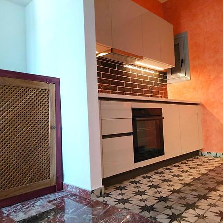Apartamento Stylish Artistic Flat With View, Three Min To Metro Atenas Exterior foto